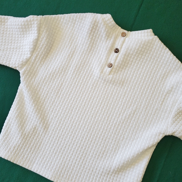 Pure white adorable waffle knit top - Picture 10 of 13